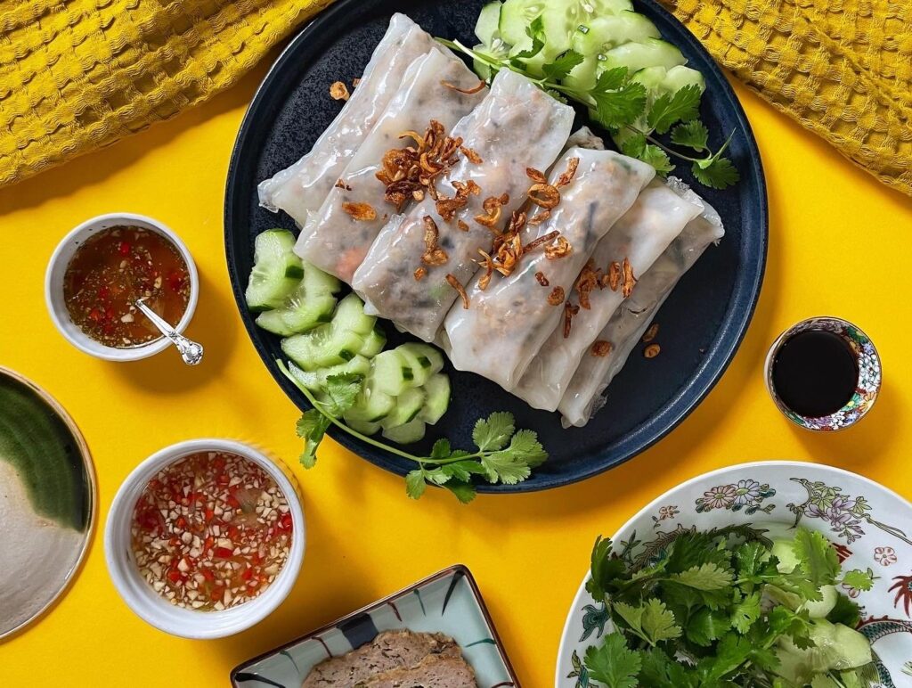 banh cuon  vietnamese flat rice rolls