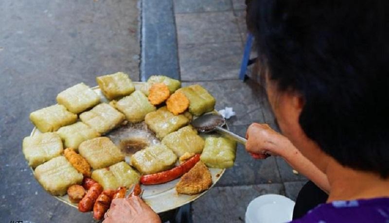 banh chung sticky rice cake